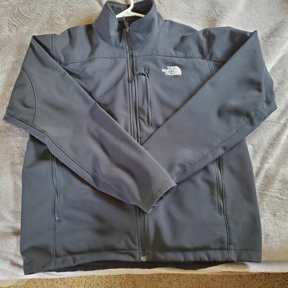 Men's Waterproof North Face Jacket - Size Large - Picture 8 of 8